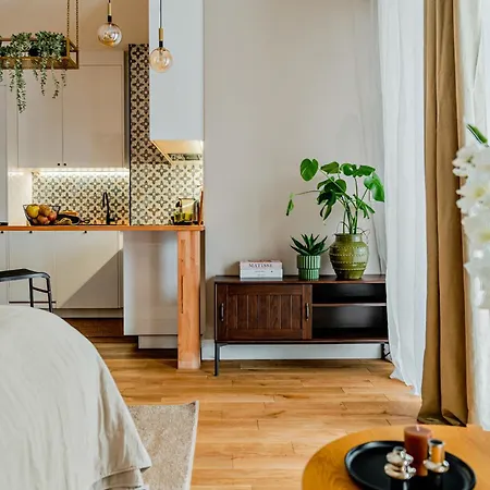 Moro Z Miejscem Postojowym Apartmán