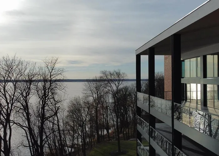 Moro Z Miejscem Postojowym